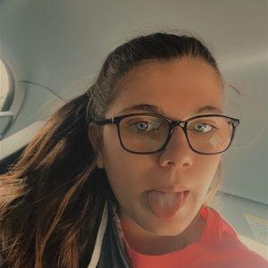 Meet your Posher, Ava